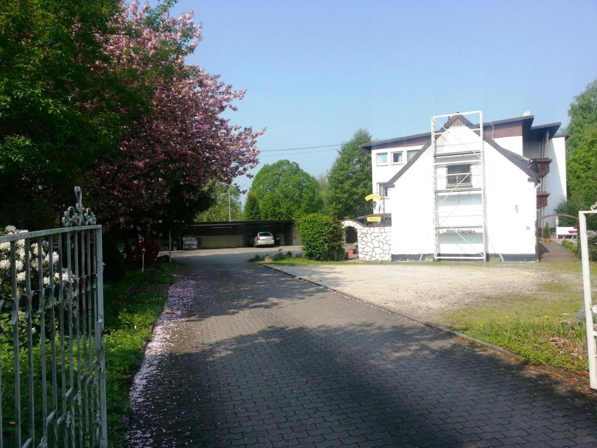 Hotel Saarland Lebach ภายนอก รูปภาพ