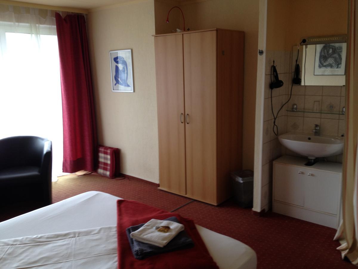 Hotel Saarland Lebach ภายนอก รูปภาพ
