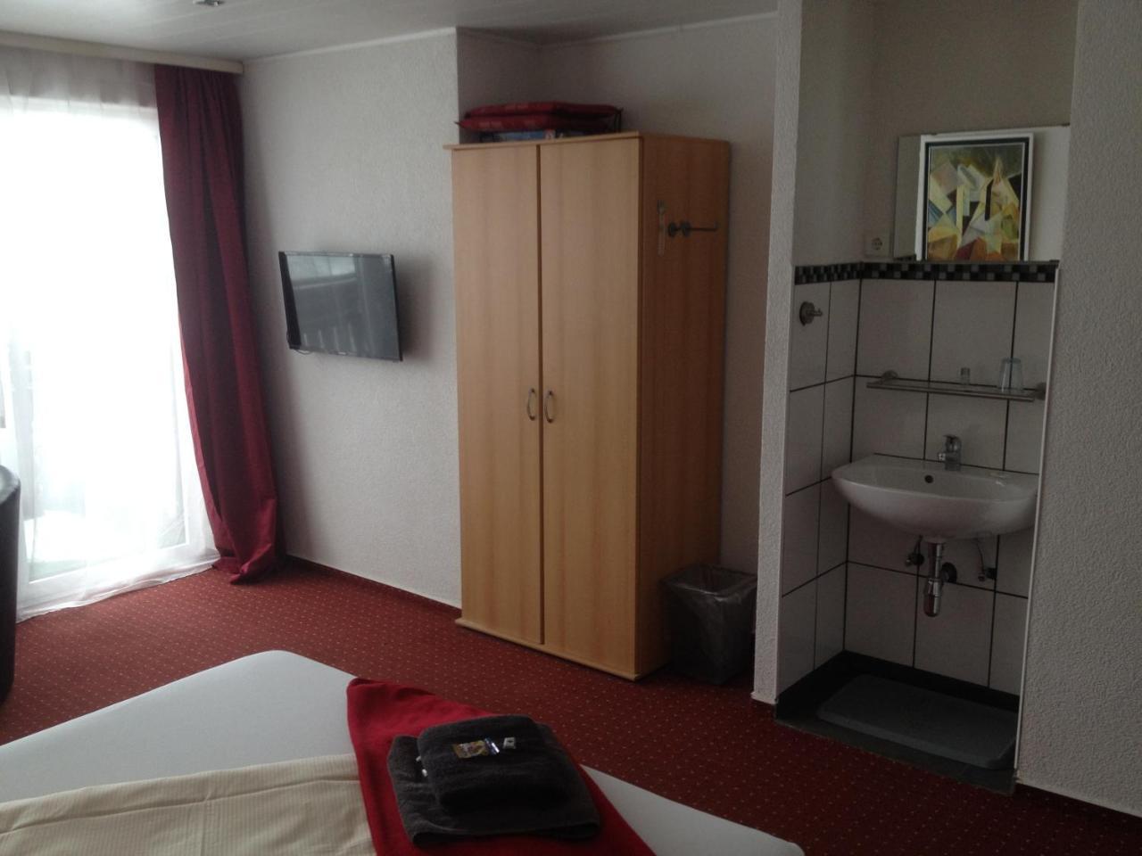 Hotel Saarland Lebach ภายนอก รูปภาพ