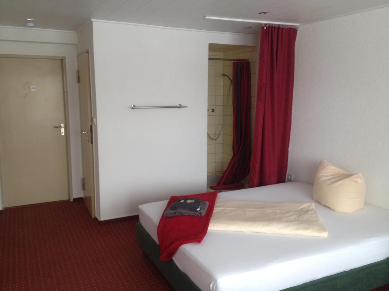 Hotel Saarland Lebach ภายนอก รูปภาพ