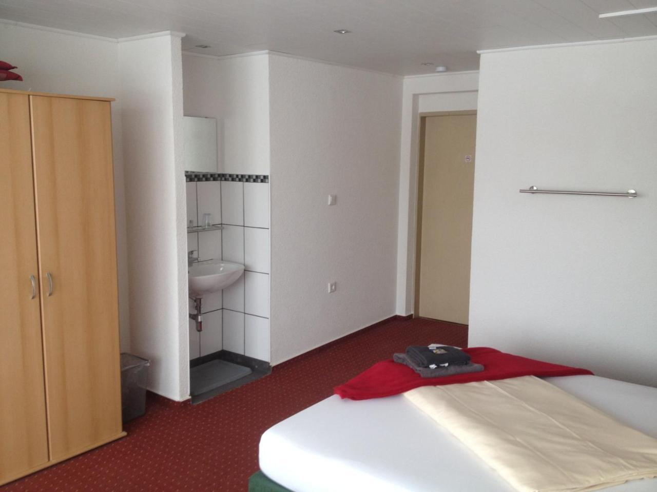 Hotel Saarland Lebach ภายนอก รูปภาพ