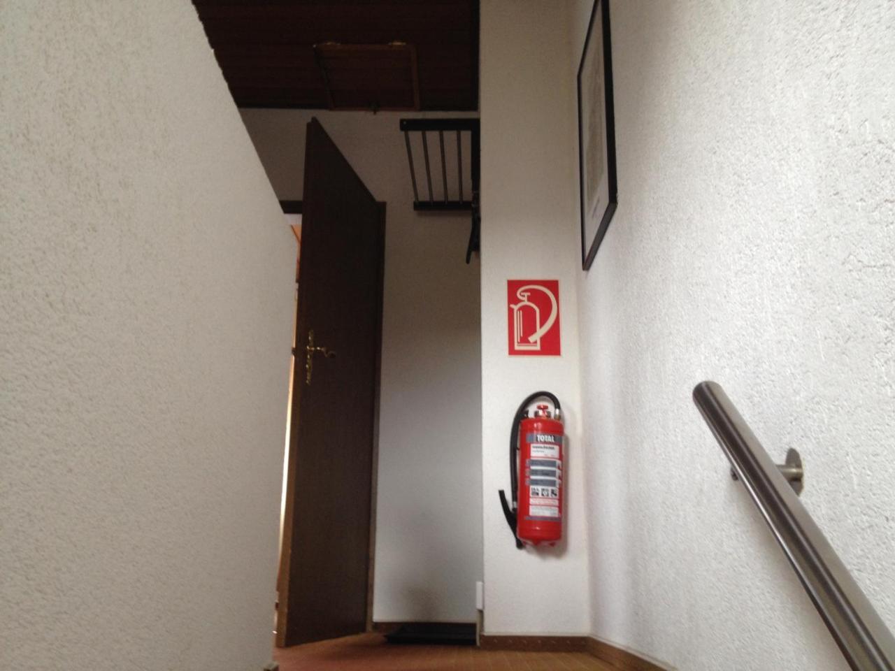 Hotel Saarland Lebach ภายนอก รูปภาพ