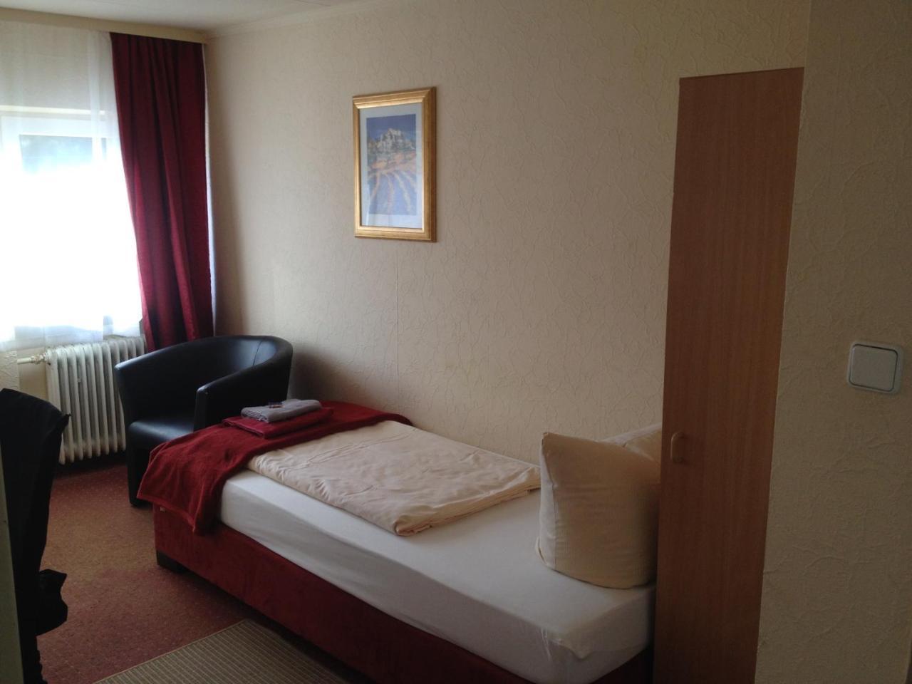 Hotel Saarland Lebach ภายนอก รูปภาพ